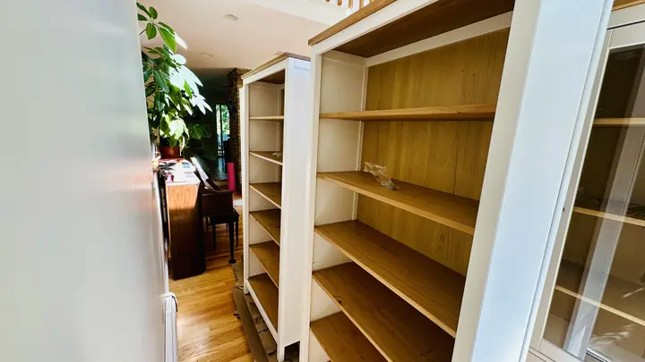 Bookcase assembly project by FurniSet Pro